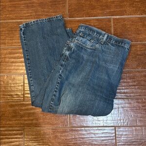 Relaxed Blue Jeans with Straight Leg Cut